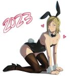  absurdres all_fours ass bare_shoulders blonde_hair blush bow bowtie breasts chainsaw_man cleavage dated highres knew_nothing playboy_bunny red_eyes sawatari_akane_(chainsaw_man) scales slit_pupils thighhighs 