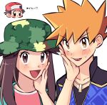  1girl 2boys :d absurdres bangs black_shirt blue_jacket blue_oak blue_oak_(sygna_suit) blush brown_eyes brown_hair chibi chibi_inset commentary_request eyelashes green_headwear green_jacket hat highres jacket jewelry leaf_(pokemon) leaf_(sygna_suit)_(pokemon) long_hair multiple_boys necklace official_alternate_costume open_clothes open_jacket open_mouth orange_hair pink_shirt pokemon pokemon_(game) pokemon_masters_ex red_(pokemon) red_(sygna_suit)_(pokemon) shirt short_hair simple_background smile spiked_hair sweatdrop tongue wanichi white_background 