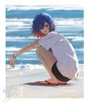  1girl alternate_costume beach black_shorts blue_eyes blue_hair blush border bracelet colored_inner_hair commentary day flip-flops floating_hair from_side full_body half-closed_eyes hand_on_own_arm highres isshiki_(ffmania7) jewelry kamitsubaki_studio looking_at_viewer looking_to_the_side multicolored_eyes multicolored_hair ocean open_mouth outdoors outstretched_arm red_eyes red_hair rim_(kamitsubaki_studio) sandals shadow shirt short_hair short_sleeves shorts signature smile solo squatting symbol-only_commentary t-shirt virtual_youtuber waves white_border white_shirt yellow_pupils 