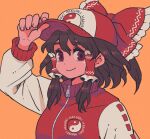  1girl adapted_costume arm_up baseball_cap bow breasts brown_hair character_name eyebrows_hidden_by_hair frilled_bow frilled_hair_tubes frills hair_between_eyes hair_bow hair_tubes hakurei_reimu hand_on_headwear hat jean_(jean_sp) long_sleeves looking_at_viewer medium_breasts medium_hair orange_background purple_eyes simple_background smile solo touhou yin_yang yin_yang_print zipper_pull_tab 