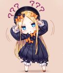  1girl ? abigail_williams_(fate) back_bow black_dress blonde_hair blue_eyes bow chestnut_mouth chibi dress fate/grand_order fate_(series) hair_bow hat long_hair motion_lines multiple_hair_bows orange_bow parted_bangs simple_background sleeves_past_wrists solo very_long_hair yuya_(night_lily) 