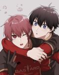  2boys :o black_gloves black_hair black_shirt blue_eyes blue_lock braid gloves grey_background hand_up highres hug hug_from_behind isagi_yoichi kurona_ranze long_sleeves looking_at_another male_focus multiple_boys one_eye_closed red_eyes red_hair red_shirt sharp_teeth shirt short_hair side_braid single_braid soccer_uniform sportswear teeth two-tone_shirt upper_body v yukimochi_(bl_ykm) 