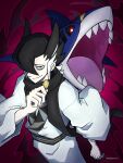  1boy absurdres aruke_(gter7727) black_hair black_sclera blue_eyes coin colored_sclera grimsley_(pokemon) highres holding holding_coin japanese_clothes kimono light_smile looking_at_viewer male_focus multicolored_hair open_mouth pokemon pokemon_(creature) pokemon_(game) pokemon_sm red_background scarf sharp_teeth sharpedo teeth twitter_username two-tone_hair white_hair 