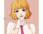  1girl artist_name blonde_hair blue_eyes blunt_bangs curly_hair gloves highres looking_at_viewer natsuki_shio necktie one_piece open_mouth pink_background pink_necktie short_hair simple_background smile solo stussy_(one_piece) teeth translation_request white_gloves 