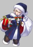  1girl artoria_pendragon_(fate) azusa_(hws) back_bow black_cape black_choker black_dress black_gloves black_headwear black_pantyhose blonde_hair bow bowtie cape choker christmas_present cropped_legs dress dutch_angle fate/grand_order fate_(series) fur-trimmed_cape fur-trimmed_dress fur-trimmed_headwear fur_trim gift gloves green_bow green_bowtie grey_background hair_between_eyes hair_bow hat holding holding_gift holding_sack incoming_gift looking_at_viewer open_mouth pantyhose red_bow red_bowtie sack santa_alter santa_hat short_dress simple_background sleeveless sleeveless_dress solo striped striped_bow striped_bowtie teeth two-sided_cape two-sided_fabric two-tone_bow two-tone_bowtie yellow_eyes 