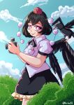  absurdres ayaya~ bird_wings black_hair black_wings blue_sky cloud day geta hat hauchiwa highres karebu52 looking_at_viewer outdoors pom_pom_(clothes) shameimaru_aya short_hair sky smile tengu tengu-geta tokin_hat touhou wings 