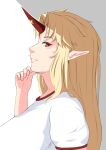  1girl blonde_hair breasts bunsuirei closed_mouth commentary_request grey_background hand_on_own_chin highres horns hoshiguma_yuugi large_breasts long_hair looking_at_viewer looking_to_the_side parted_bangs pointy_ears profile red_eyes red_horns shirt short_sleeves sidelocks single_horn smile solo star_(symbol) t-shirt touhou two-tone_background upper_body white_shirt 