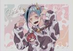  2021 animal_print bell black_hair blue_hair chibi cow_hood cow_hors cow_print floyd_leech grey_eyes hairband happy_new_year heterochromia highres hood hoodie jijii_(chang_g) long_sleeves multicolored_clothes multicolored_hair multicolored_hoodie open_mouth red_hair riddle_roseheart sharp_teeth teeth twisted_wonderland 