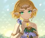  1girl absurdres blonde_hair bracelet braid crown_braid earrings enni green_eyes highres holding holding_sword holding_weapon jewelry looking_to_the_side magatama master_sword necklace pointy_ears princess_zelda short_hair solo strapless sun sword the_legend_of_zelda the_legend_of_zelda:_tears_of_the_kingdom tiara upper_body weapon 
