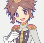  1boy bright_pupils brown_eyes brown_hair commentary_request crown epaulettes gloves grey_background looking_at_viewer lowres male_focus nate_(champion)_(pokemon) nate_(pokemon) official_alternate_costume open_mouth pokemon pokemon_masters_ex smile solo upper_body white_gloves wusagi2 