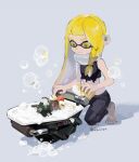  1girl agent_3_(splatoon_3) barefoot black_pants bloblobber_(splatoon) blonde_hair braid bubble closed_eyes closed_mouth grey_background highres holding holding_sponge inkling inkling_girl kneeling little_buddy_(splatoon) long_hair open_mouth pants pointy_ears salmonid shadow side_braid simple_background smallfry_(splatoon) splatoon_(series) splatoon_3 sponge tentacle_hair torn_clothes twitter_username yellow_eyes za210n 