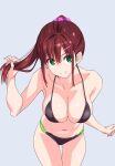  1girl bikini black_bikini breasts brown_hair cleavage commentary_request green_eyes grey_background hair_ornament hair_scrunchie highres large_breasts leaning_forward looking_at_viewer navel original pink_scrunchie ponytail scrunchie sidelocks simple_background smile solo suzutsuki_kurara swimsuit thigh_gap 