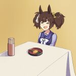  &gt;_&lt; 1girl absurdres animal_ears bow brown_hair dengakumiso fang food fox_mask hair_bow highres horse_ears horse_girl inari_one_(umamusume) inarizushi long_hair mask mask_on_head meme_request name_connection open_mouth simple_background sitting skin_fang solo sushi table twintails umamusume upper_body yellow_background yellow_bow 