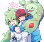  &gt;_&lt; 2boys :d blue_jacket blush blush_stickers brown_hair closed_eyes commentary_request green_hair hair_between_eyes hat heart highres hilbert_(pokemon) hug hug_from_behind jacket long_hair long_sleeves male_focus mochi_(mocchi_p_2m) multiple_boys n_(pokemon) open_mouth pokemon pokemon_(creature) pokemon_(game) pokemon_bw reuniclus short_hair smile teeth tongue upper_teeth_only 