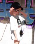  +_+ 1girl 3d alternate_hairstyle arm_at_side arm_behind_head baseball_cap black-framed_eyewear black_bag black_headwear blender_(medium) blonde_hair blush bright_pupils cel_shading closed_mouth clothes_writing commentary_request cowboy_shot day dot_mouth dot_nose english_text expressionless glasses graffiti hand_up hat highres looking_at_viewer multicolored_eyes multicolored_hair no_pants orange_hair outdoors pink_eyes print_shirt purple_eyes rinne_(rinrinne) rinrinne rinrinne39_(artist) shirt short_hair short_sleeves solo standing streaked_hair t-shirt virtual_youtuber wall white_pupils white_shirt 