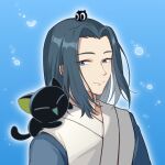  1boy black_cat black_hair blue_background blue_eyes cat closed_mouth forehead heixiu highres japanese_clothes kimono looking_away looking_to_the_side luoxiaohei on_head on_shoulder parted_bangs que_meng_meng smile the_legend_of_luo_xiaohei upper_body white_kimono wuxian_(the_legend_of_luoxiaohei) 