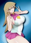  1girl absurdres ageage_893 blonde_hair blue_background breasts cosplay double_v highres large_breasts long_hair looking_at_viewer mizuki_kotori_(yu-gi-oh!) mizuki_kotori_(yu-gi-oh!)_(cosplay) parted_lips pink_skirt pleated_skirt sideboob skirt smile solo tenjouin_asuka thick_thighs thighs v yellow_eyes yu-gi-oh! yu-gi-oh!_gx yu-gi-oh!_zexal 