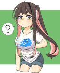  1girl ? black_hair black_shorts breasts colored_inner_hair cropped_legs denim denim_shorts gradient_eyes green_background highres kantai_collection large_breasts long_hair macbail multicolored_eyes multicolored_hair naganami_(kancolle) official_alternate_costume pink_hair ponytail shirt shorts solo spoken_question_mark t-shirt takanami_(kancolle) takanami_kai_ni_(kancolle) two-tone_background two-tone_hair wave_print wavy_hair white_shirt 