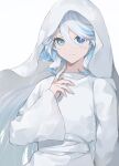  1girl alternate_costume blue_eyes blue_hair commentary dot_nose furina_(genshin_impact) genshin_impact hand_up heterochromia highres long_fingers long_hair looking_at_viewer multicolored_hair robe simple_background smile solo streaked_hair upper_body veil very_long_hair wavy_hair white_background white_hair white_robe younomiti 
