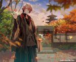  1boy architecture autumn_leaves black_hakama black_shirt black_undershirt blonde_hair blurry brown_jacket cloud copyright cowboy_shot crossed_bangs depth_of_field dusk east_asian_architecture falling_leaves gate grey_shirt hair_between_eyes hakama hand_up haori hinatsu jacket japanese_clothes jewelry leaf long_hair looking_at_viewer low_ponytail male_focus maple_leaf multicolored_hair necklace nijisanji official_art pagoda partially_unbuttoned pavement red_eyes red_hair ring sample_watermark seraph_dazzlegarden shirt smile solo standing streaked_hair tree turtleneck undershirt virtual_youtuber watermark 