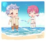  1boy 1girl artist_name bangle beach bikini bracelet breasts brown_shorts chibi cleavage closed_eyes dated grey_hair grey_hoodie hair_ornament hairclip hood hoodie jewelry krudears looking_at_another low_twintails medium_breasts navel ocean one_eye_closed open_clothes open_hoodie open_mouth outdoors protagonist_(tokimemo_gs3) red_eyes sand shitara_seiji short_hair short_sleeves shorts smile sparkle splashing swimsuit tokimeki_memorial tokimeki_memorial_girl&#039;s_side_3rd_story twintails twitter_username white_bikini 