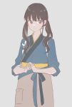  1girl apron blue_kimono blush brown_apron brown_eyes brown_hair closed_mouth grey_background highres inoue_takina japanese_clothes kimono kurobeko_(kur0bek0) long_hair lycoris_recoil pocket simple_background solo steepled_fingers tasuki twintails waist_apron 