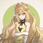  1girl bare_shoulders blonde_hair breasts celine_(fire_emblem) cleavage cleavage_cutout clothing_cutout commentary cosplay dress fire_emblem fire_emblem_engage gloves green_eyes grey_background grin gzei hair_between_eyes highres long_hair looking_at_viewer sleeveless sleeveless_dress smile solo upper_body very_long_hair veyle_(fire_emblem) veyle_(fire_emblem)_(cosplay) white_gloves yellow_dress 