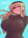  1girl @_@ aqua_background arms_behind_back black_shirt blonde_hair breasts brown_eyes commentary_request dated december highres huge_breasts kinjo_no_hito_no_nakimushi large_breasts looking_at_viewer multicolored_hair ochiai_(kinjo_no_hito_no_nakimushi) one_eye_closed shirt smile solo thank_you translation_request two-tone_hair upper_body zyugoya 