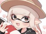  :d black_eyes black_hoodie brown_headwear commentary_request hat heart hood hoodie inkling inkling_girl long_hair looking_at_viewer pointy_ears smile splatoon_(series) upper_body white_background white_hair yn_uo0 