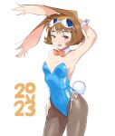  1girl 2023 alternate_costume animal_ears arm_behind_head arm_up black_pantyhose blue_leotard blush bob_cut bow bowtie breasts brown_eyes brown_hair chinese_zodiac conto contrapposto cowboy_shot cuff_links detached_collar goggles goggles_on_head hand_on_own_hip leotard looking_at_viewer makihara_arina open_mouth pantyhose playboy_bunny rabbit_ears short_hair simple_background small_breasts smile solo striped striped_bow striped_bowtie thighs waku_waku_7 white_background wrist_cuffs year_of_the_rabbit 