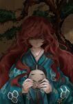  1girl dark green_kimono hata_no_kokoro highres holding holding_mask japanese_clothes kimono light long_hair looking_at_viewer mask red_eyes shadow solo touhou user_kwth5452 very_long_hair 