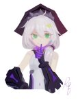  1girl ahoge alternate_eye_color armored_leotard bare_shoulders black_gloves blurry blurry_foreground closed_mouth covered_navel cropped_torso error1980 finger_to_mouth gloves green_eyes hair_ornament hand_on_own_hip highres honkai_(series) honkai_impact_3rd long_hair looking_at_viewer shushing side_ponytail simple_background smile solo theresa_apocalypse theresa_apocalypse_(violet_executer) upper_body white_background white_hair 