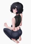  1other absurdres androgynous bare_arms barefoot black_hair black_pants black_tank_top from_behind full_body hair_ornament hairclip highres kneeling koha_(hlrqkqwd_2652) looking_at_viewer looking_back medium_hair midriff pants parted_lips purple_eyes simple_background soles steins;gate tank_top urushibara_ruka white_background 