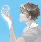  1boy blue_background brown_hair from_side hair_between_eyes highres holding holding_orb male_focus orb parted_lips red_eyes short_hair short_sleeves simple_background solo star_(symbol) tower_of_god twenty-fifth_bam yuna02348 