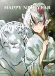  1girl animal animal_ears blue_eyes blurry blurry_background blush branch brown_eyes chinese_zodiac closed_mouth commentary_request dated depth_of_field flower grey_kimono hair_between_eyes hair_flower hair_ornament happy_new_year holding holding_branch japanese_clothes kimono kuzumochi_(kuzumochiya) long_sleeves multicolored_hair obi original red_flower sash signature smile solo streaked_hair tiger tiger_ears white_flower white_tiger wide_sleeves year_of_the_tiger 