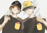  2boys baseball_cap black_headwear black_shirt brown_eyes brown_hair closed_mouth grey_background grey_eyes grey_hair hanamura_yousuke hat konbanha06 looking_at_viewer male_focus multiple_boys narukami_yuu one_eye_closed open_mouth persona persona_4 shirt short_sleeves simple_background sparkle thumbs_up upper_body yellow_headwear 