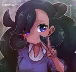  1girl black_hair character_name closed_mouth dark-skinned_female dark_skin emma_(pokemon) hair_over_one_eye kotobukkii_(yt_lvlv) long_hair looking_to_the_side pokemon pokemon_(game) pokemon_xy purple_eyes purple_shirt shirt smile solo upper_body v very_long_hair 