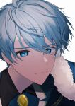  1boy arthur_grandwell black_shirt blue_cape blue_eyes blue_jacket cape closed_mouth collared_shirt fur-trimmed_cape fur_trim highres jacket looking_at_viewer mahoutsukai_no_yakusoku male_focus piza-chan shirt short_hair smile solo white_background white_hair 