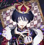  1boy black_background black_hair blue_background cape checkered_background chongyi2111 crown fur-trimmed_cape fur_trim genshin_impact highres japanese_clothes male_focus multicolored_background open_mouth picture_frame purple_eyes red_cape red_eyeliner scaramouche_(genshin_impact) short_hair signature smile solo 