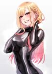  1girl absurdres blonde_hair blush bodysuit breasts earrings grin highres jewelry kilye_kairi kitagawa_marin latex latex_bodysuit long_hair looking_at_viewer medium_breasts multicolored_hair pink_hair red_eyes simple_background skin_tight smile solo sono_bisque_doll_wa_koi_wo_suru stud_earrings sweat two-tone_hair 