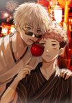  2boys aguaaaaa4 black_kimono blue_eyes eating food gojou_satoru grey_hair highres itadori_yuuji japanese_clothes jujutsu_kaisen kimono male_focus multicolored_hair multiple_boys open_mouth pink_hair short_hair sunglasses white_kimono yellow_eyes 