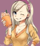  1girl artist_name blonde_hair blue_eyes breasts cappuccino_(drink) cleavage closed_mouth commentary cup earrings eden&#039;s_zero grin hairband highres holding holding_cup jewelry kemu_baado long_hair long_sleeves looking_at_viewer medium_breasts one_eye_closed orange_shirt purple_background purple_hairband rebecca_bluegarden shirt signature simple_background smile smirk solo swept_bangs upper_body v-neck 