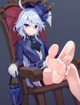  1girl ahoge ascot bare_legs barefoot blue_ascot blue_background blue_brooch blue_eyes blue_footwear blue_hair blue_headwear blue_jacket blue_nails closed_mouth commentary_request crossed_legs feet foot_focus foot_out_of_frame foot_up furina_(genshin_impact) genshin_impact gloves grey_shorts hair_between_eyes hat highres iberiko_(soinesitai) jacket knee_up legs long_sleeves looking_at_viewer multicolored_hair nail_polish shoes short_shorts shorts simple_background sitting smile soles solo spread_toes streaked_hair swept_bangs thigh_strap tilted_headwear toenail_polish toenails toes top_hat unworn_shoes white_gloves 