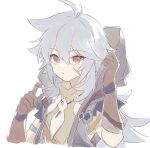  1boy brown_gloves cropped_torso genshin_impact gloves grey_hair hair_between_eyes hood jewelry long_hair male_focus necklace razor_(genshin_impact) red_eyes scar scar_on_cheek scar_on_face shirase_(shirose) simple_background solo upper_body very_long_hair white_background 