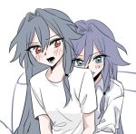  blue_eyes blue_hair ehakehak fu_hua fu_hua_(herrscher_of_sentience) grey_hair hair_between_eyes honkai_(series) honkai_impact_3rd long_hair multicolored_hair red_eyes shirt streaked_hair white_shirt yellow_pupils 