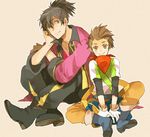  artist_request bag black_hair brown_background brown_eyes brown_hair gloves green_eyes karol_capel male_focus multiple_boys raven_(tales) scarf smile tales_of_(series) tales_of_vesperia 