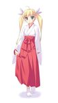  hakama japanese_clothes miko miyatsuki_itsuka original red_hakama solo twintails 