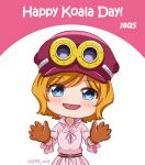  1girl blue_eyes blush brown_gloves chibi commentary_request dated frilled_shirt frilled_sleeves frills gloves hat highres koala_(one_piece) looking_at_viewer one_piece pink_background pink_shirt ruang shirt short_hair smile twitter_username upper_body white_background 