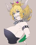  1girl bare_shoulders black_leotard blonde_hair blue_eyes bowsette bracelet breasts collar commentary_request cropped_arms cropped_torso crown earrings eyebrows_visible_through_hair from_side grey_background hair_between_eyes highres horns jewelry large_breasts leotard looking_at_viewer looking_to_the_side mario_(series) new_super_mario_bros._u_deluxe nintendo ponytail sharp_teeth simple_background smile solo spiked_bracelet spiked_collar spiked_shell spikes super_crown teeth tenobe thick_eyebrows turtle_shell 