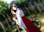  blue_eyes blue_hair broom game_cg hakama japanese_clothes miko minase_itsuki nanao_naru red_hakama solo suika_(game) 